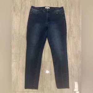 Ellen Tracy Skinny Jeans